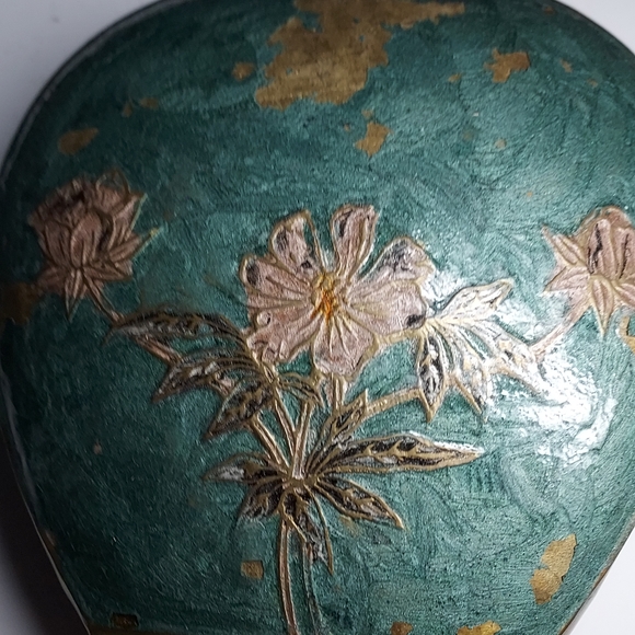 VTG Solid Brass Vase w/Painted Emamel Pink Flowers, made in India - Picture 3 of 5